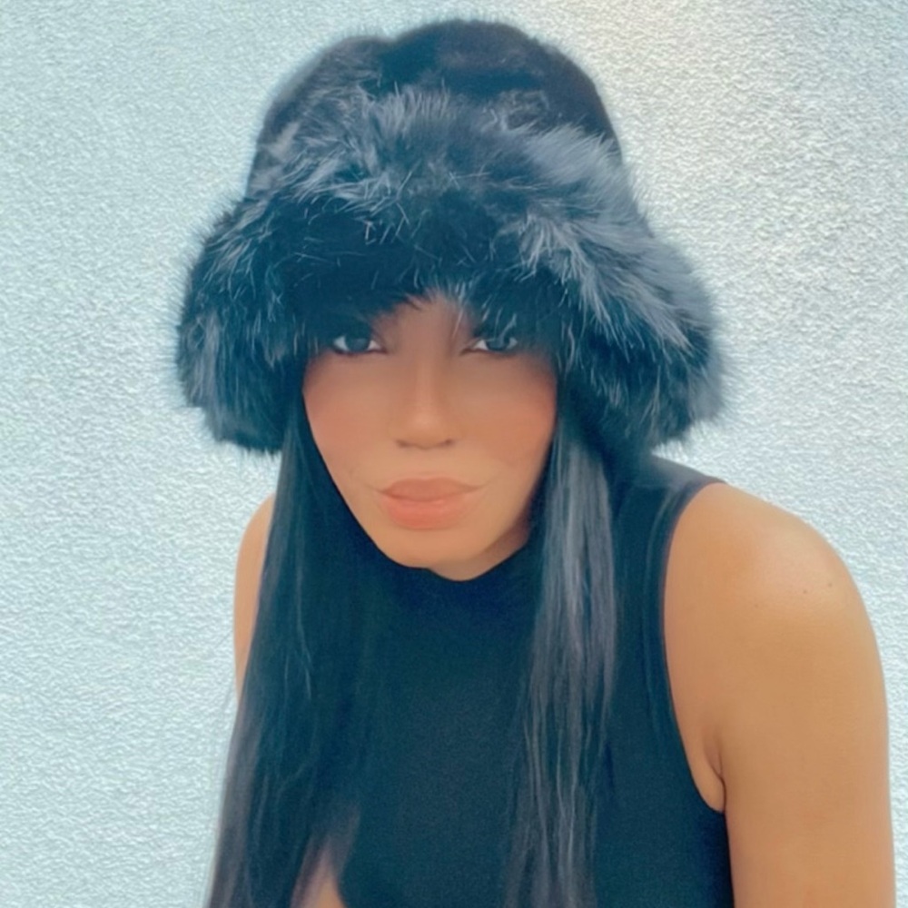 Fur bucket hat